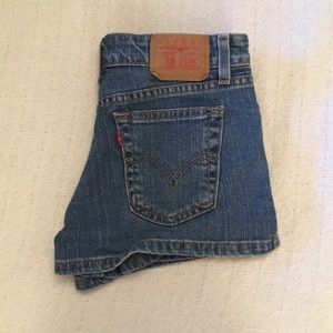 Levi’s Superlow Stretch Demin Shorts